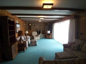 Family Room Before Staging | Valley Staging & Design